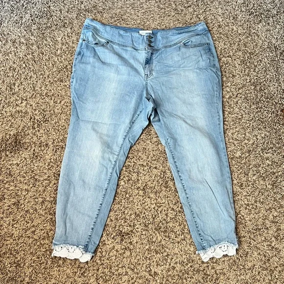 Lane Bryant Jean with lace detail Women’s Plus Size 26 - Picture 1 of 8